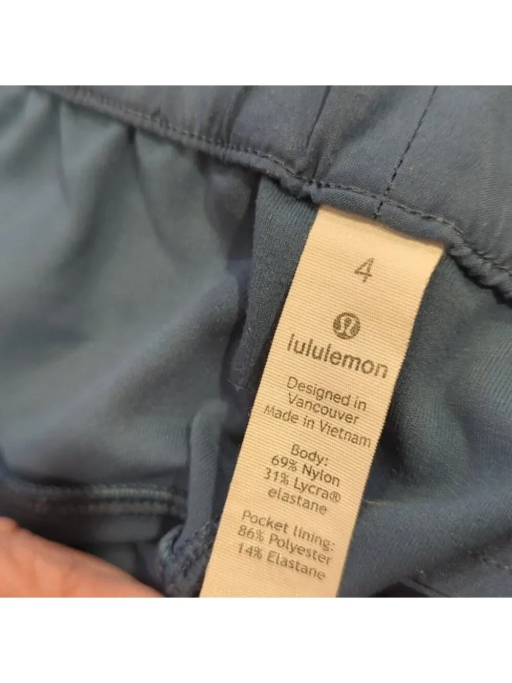 Lululemon On the Fly 7/8 Pant Code Blue